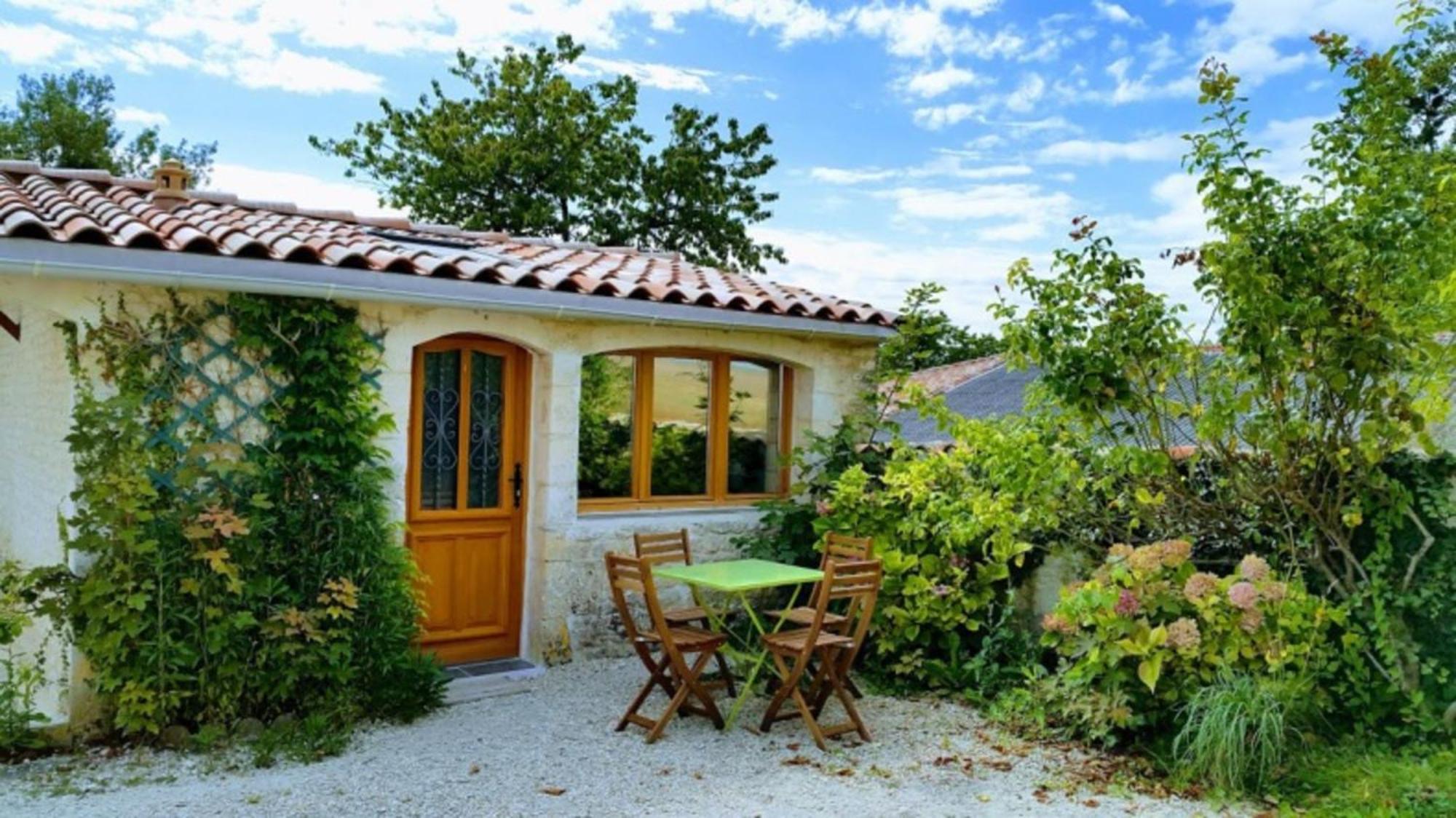 Les Roses De Jonzac Villa Mortiers Exterior photo